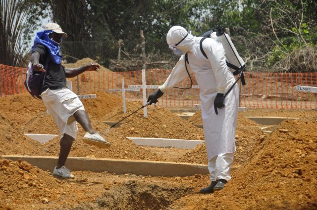 Από Έμπολα προσβλήθηκε βρετανός στρατιωτικός στη Σιέρα Λεόνε